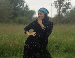 Келинка из Ат-Башы продолжает зажигать: опубликован очередной танец под песню Beyonce