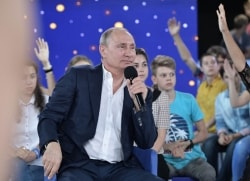 Путин — о предпочтениях в музыке: "Люблю Баха и Моцарта, хочу дорасти до Шнитке"