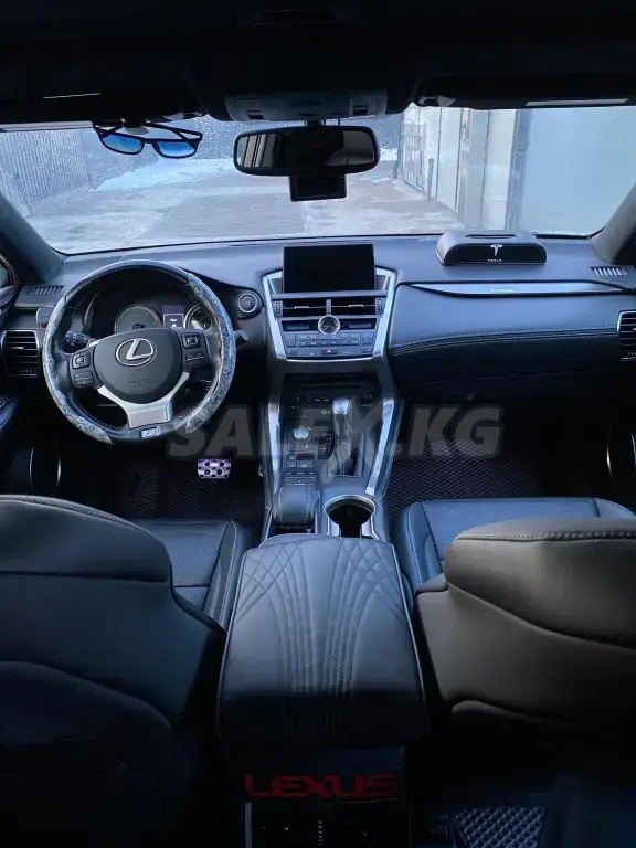 В продаже LexusНХ200Т .