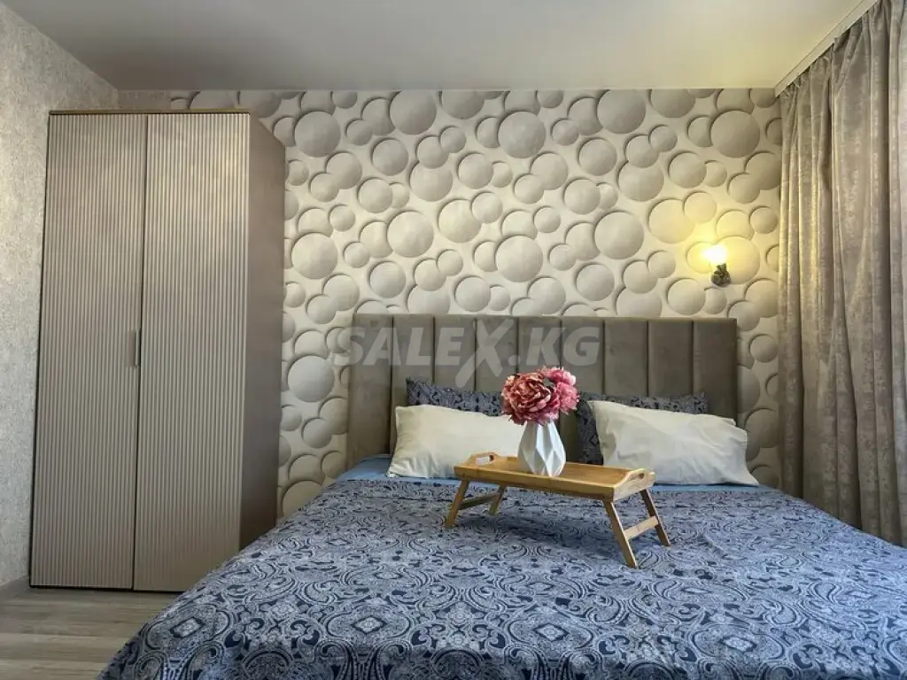 Продаётся 2-комнатная квартира в центре города.