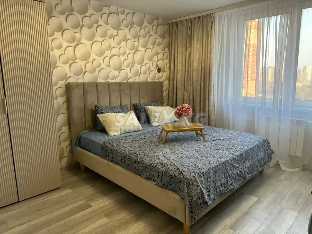 Продаётся 2-комнатная квартира в центре города.