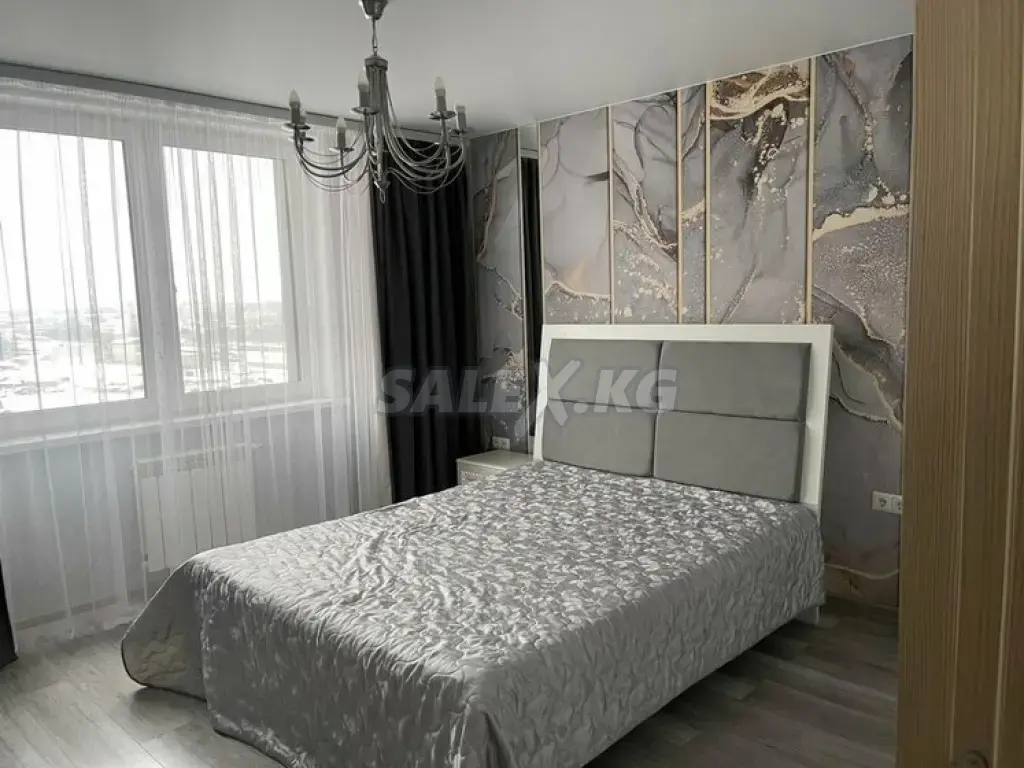 Продаётся 2-комнатная квартира в центре города.